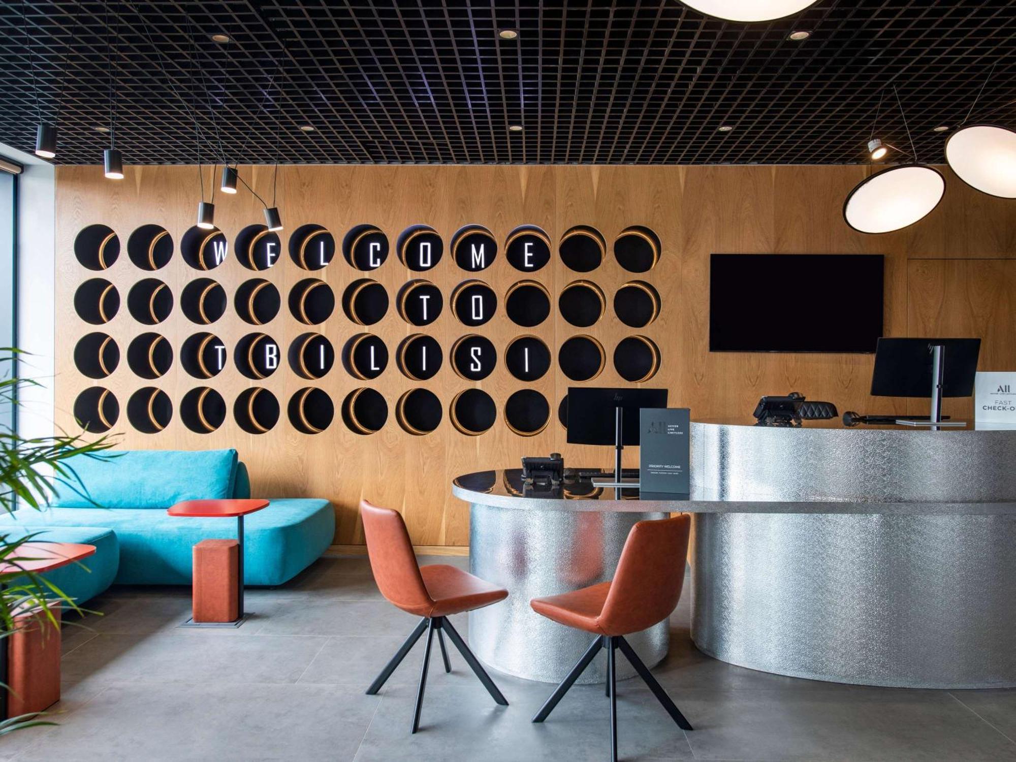 Ibis Tbilisi Airport Hotel ภายนอก รูปภาพ