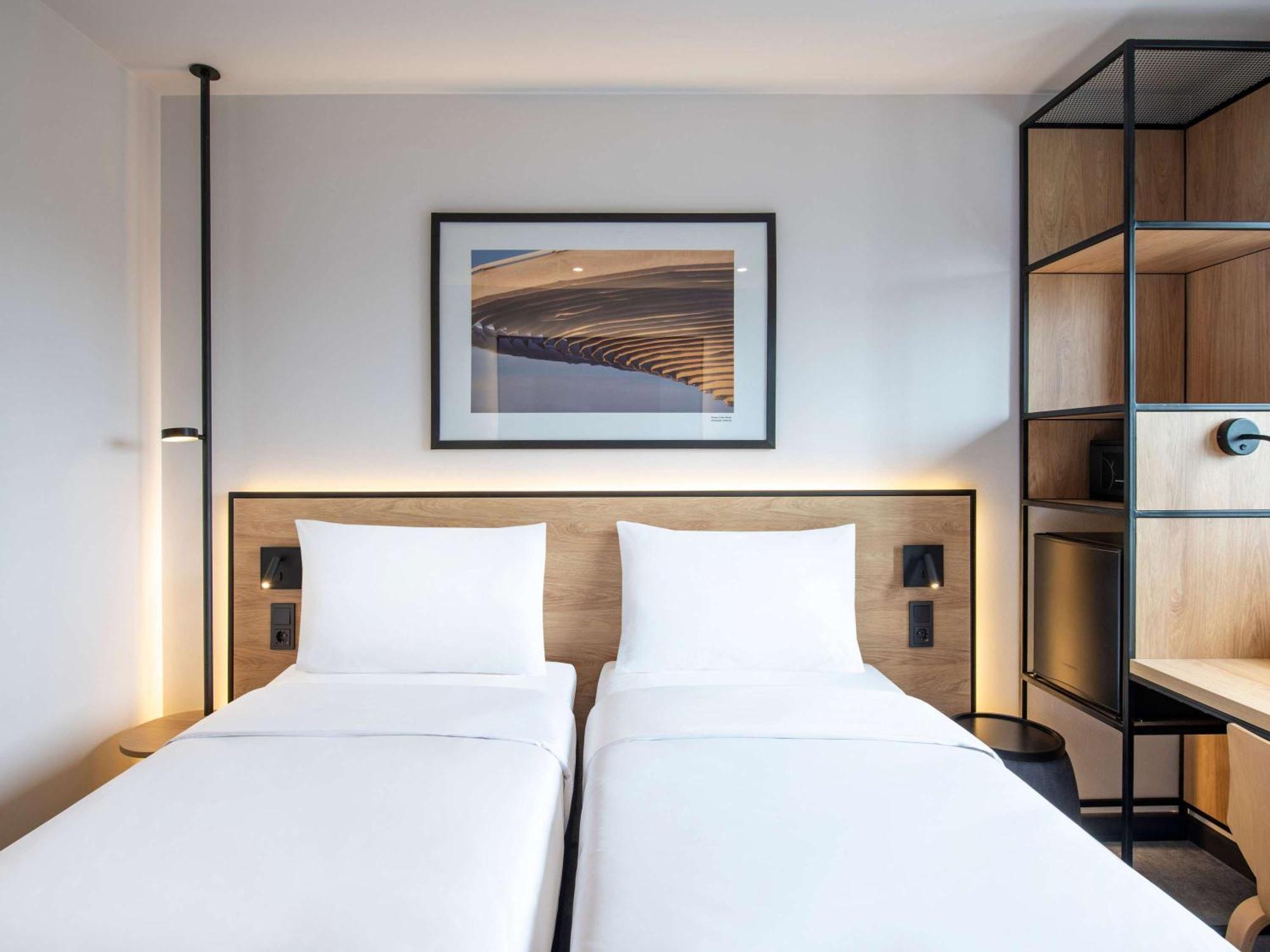 Ibis Tbilisi Airport Hotel ภายนอก รูปภาพ