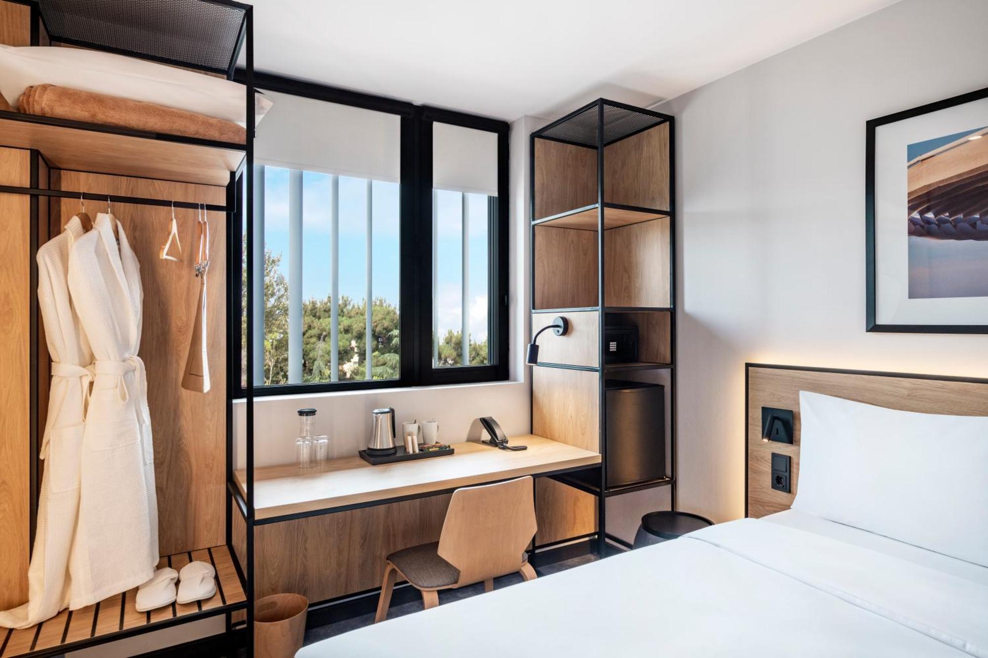 Ibis Tbilisi Airport Hotel ภายนอก รูปภาพ