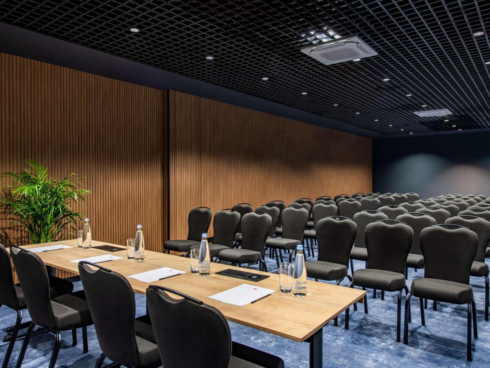 Ibis Tbilisi Airport Hotel ภายนอก รูปภาพ