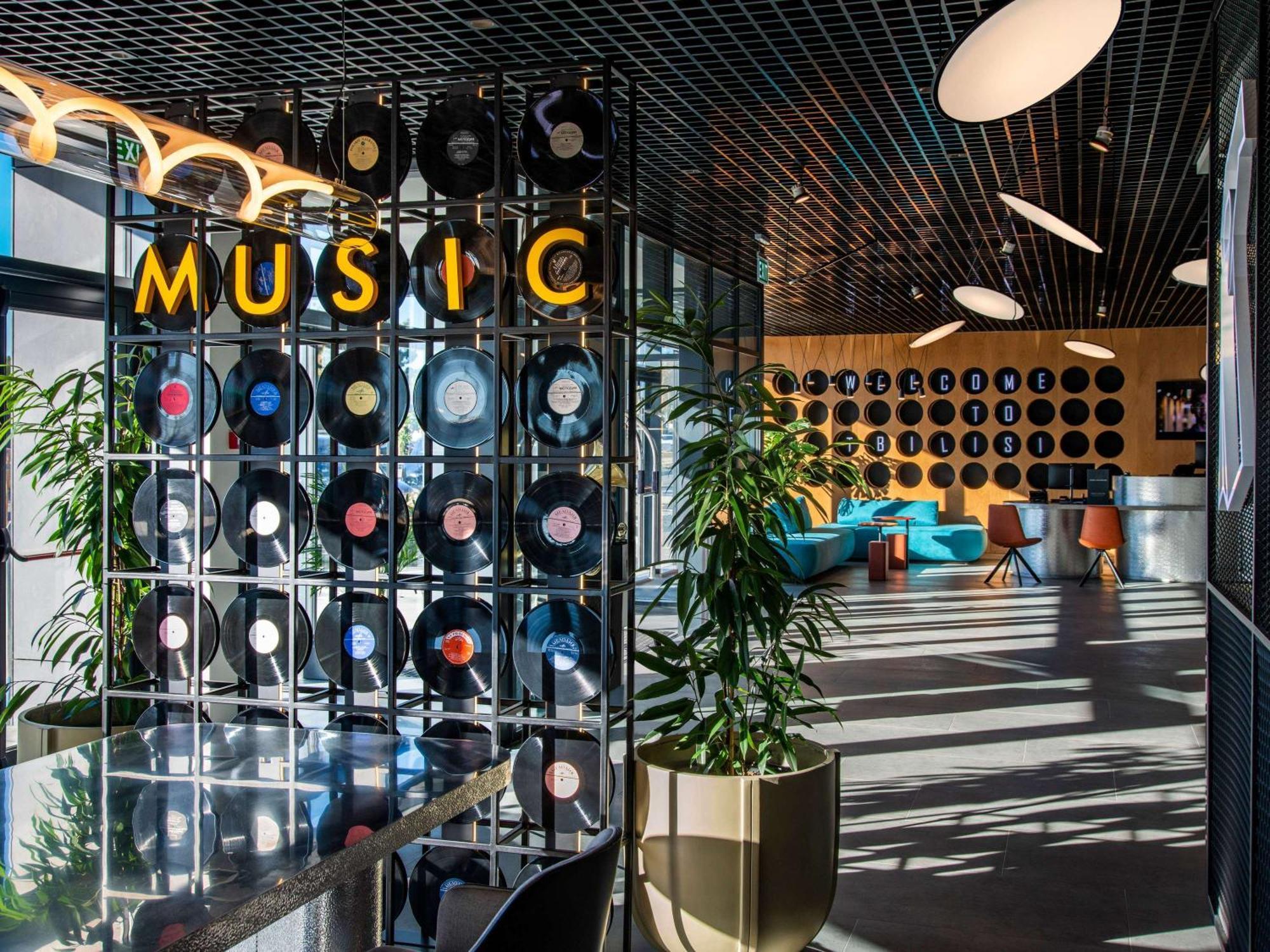 Ibis Tbilisi Airport Hotel ภายนอก รูปภาพ
