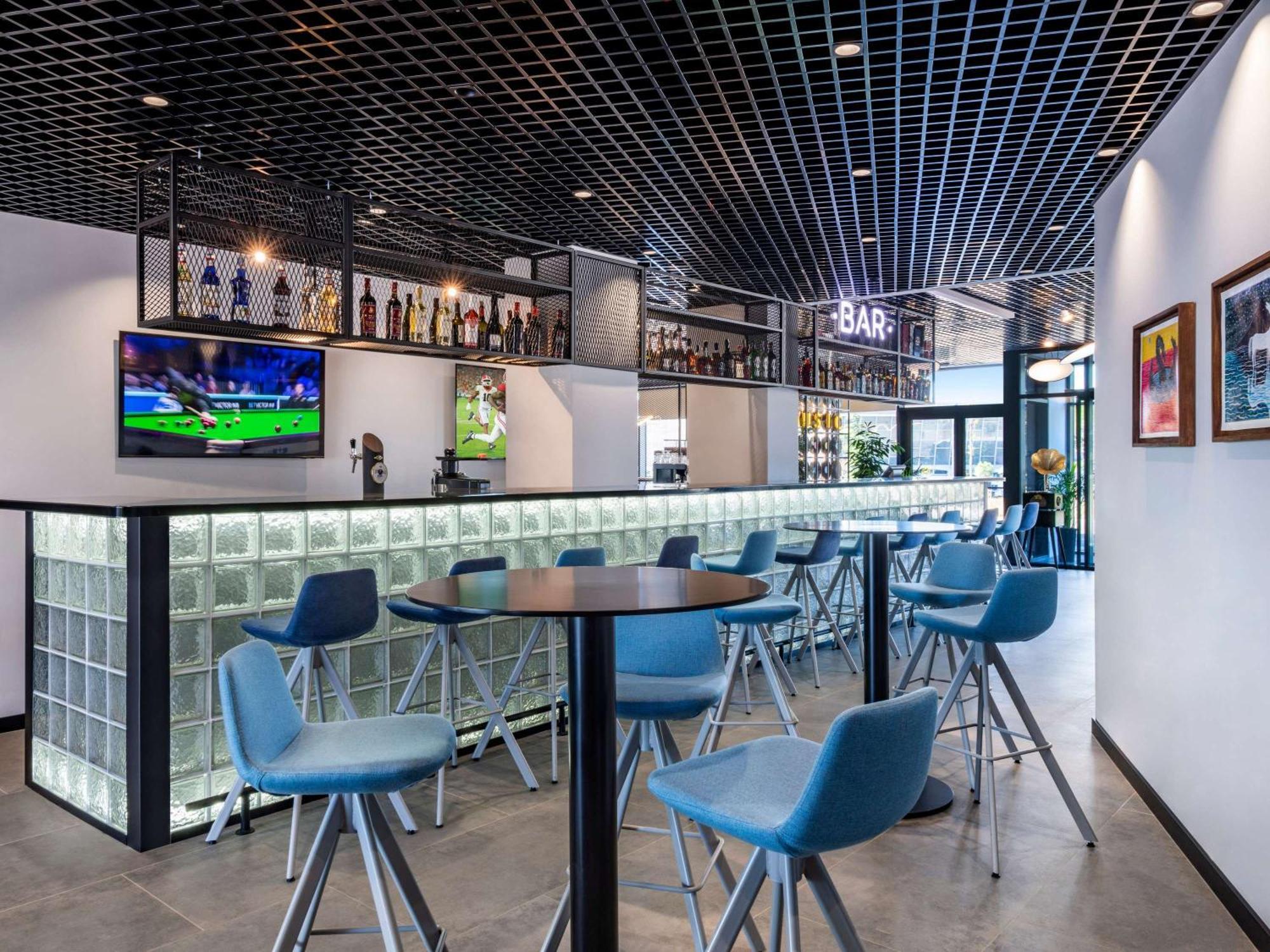 Ibis Tbilisi Airport Hotel ภายนอก รูปภาพ