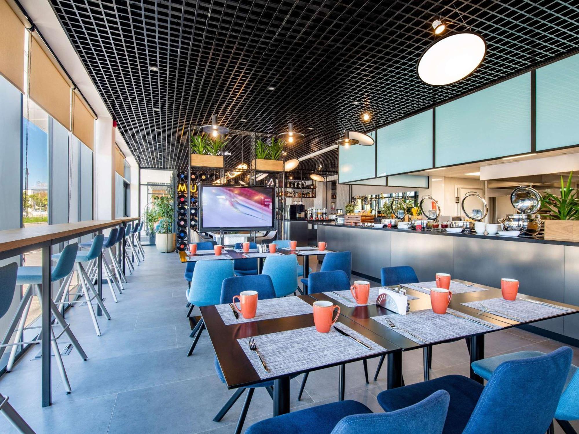 Ibis Tbilisi Airport Hotel ภายนอก รูปภาพ