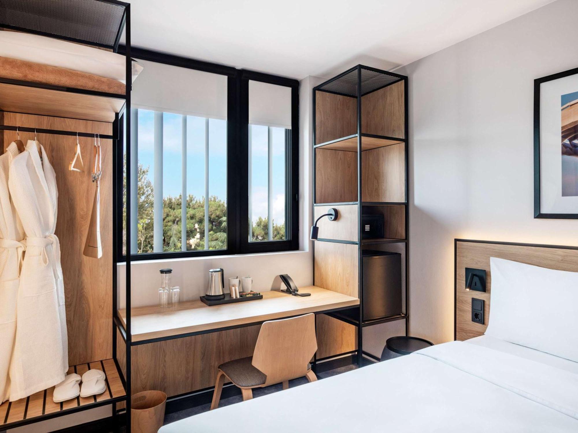 Ibis Tbilisi Airport Hotel ภายนอก รูปภาพ