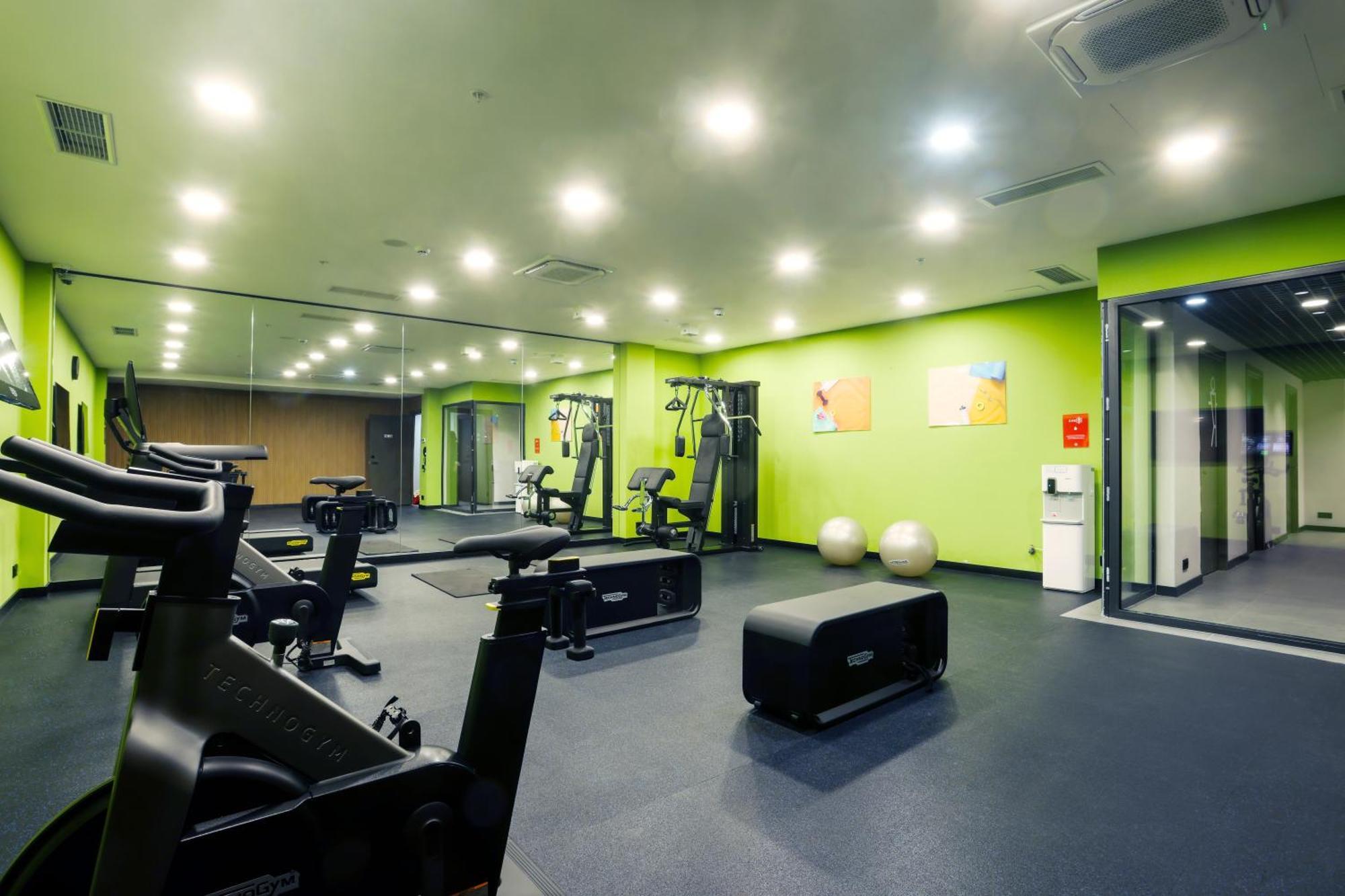 Ibis Tbilisi Airport Hotel ภายนอก รูปภาพ